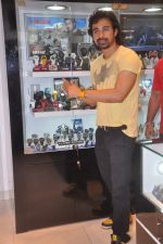 Ranvijay Singh promoted Casio watches in Oberoi Mall, Mumbai on 3rd June 2012 (8).JPG